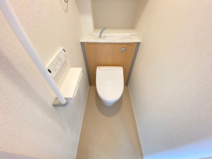 物件内観写真14　(トイレ)