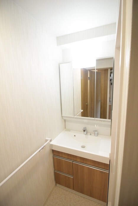 物件内観写真8　(洗面)