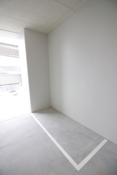 物件外観写真6　(バイク置き場)