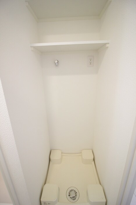 物件内観写真11　(洗濯機置場)