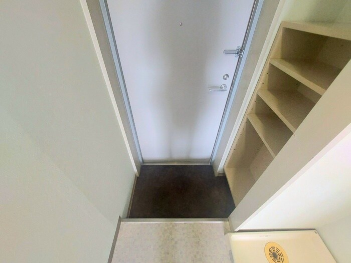 物件内観写真14　(玄関)
