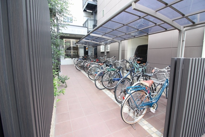 物件外観写真5　(駐輪場)