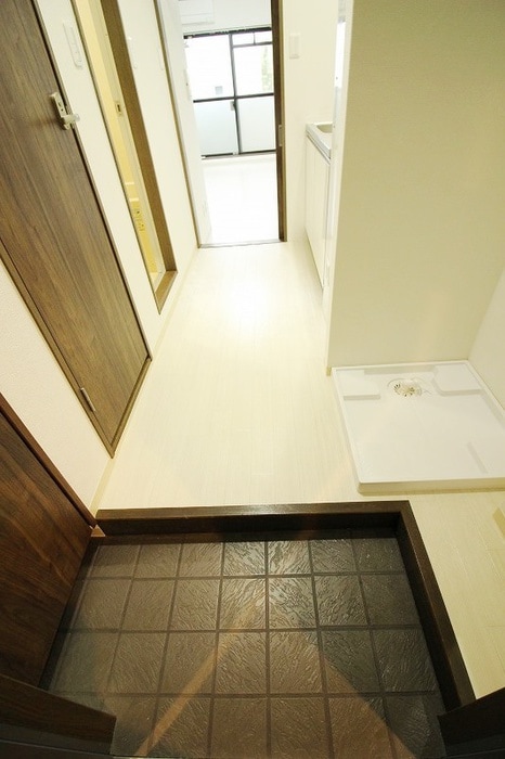 物件内観写真17　(玄関)