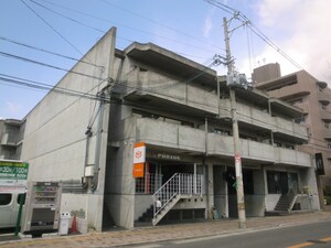プラス・ド・ラ・コメディ－栄町外観写真
