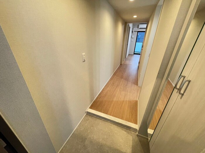 物件内観写真6　(玄関)