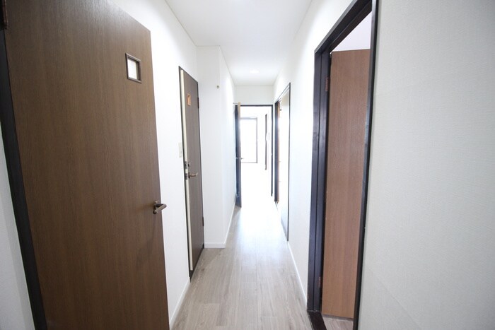 物件内観写真21　(廊下)