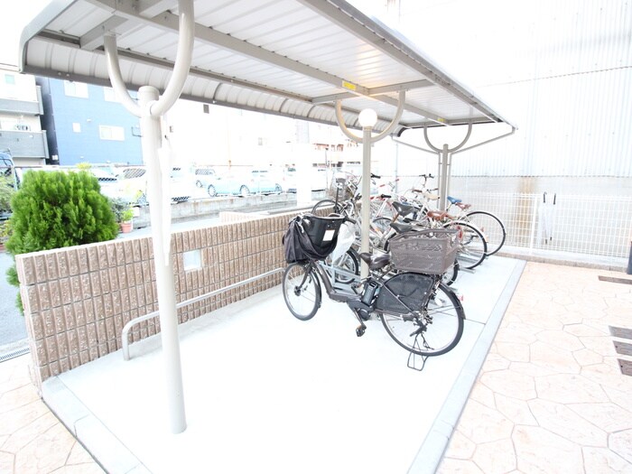 物件外観写真3　(駐輪場)