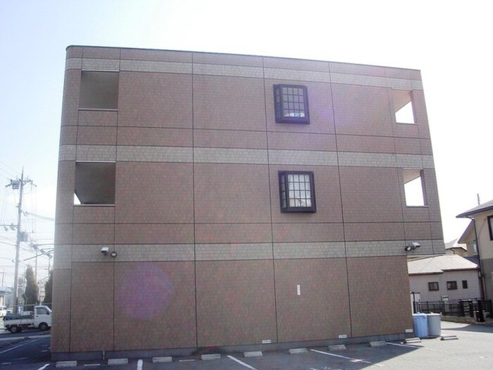 物件外観写真3　(駐車場)