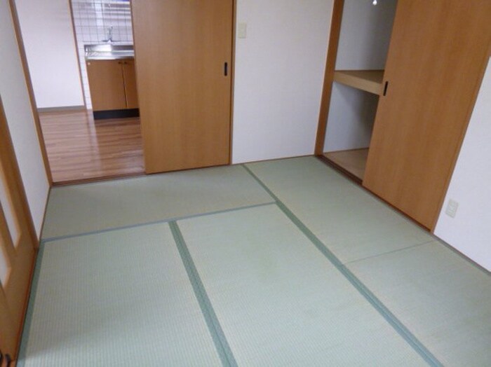 物件内観写真10　(居室)