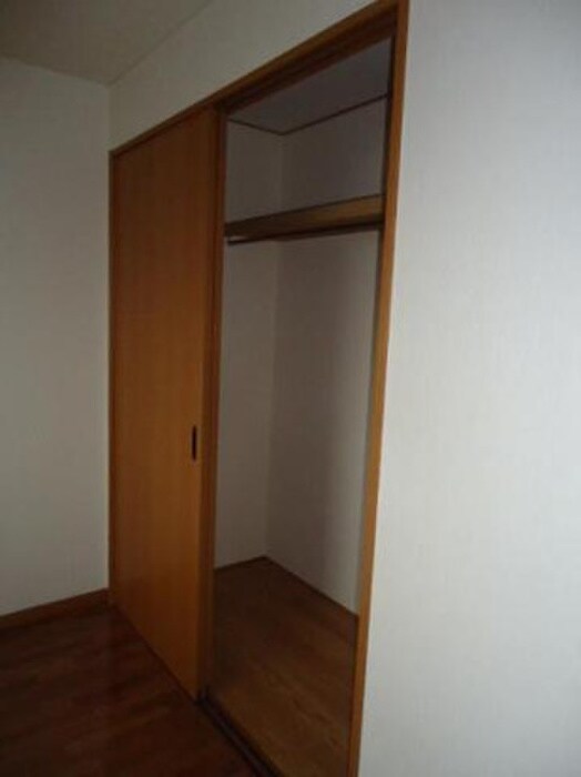 物件内観写真12　(収納)