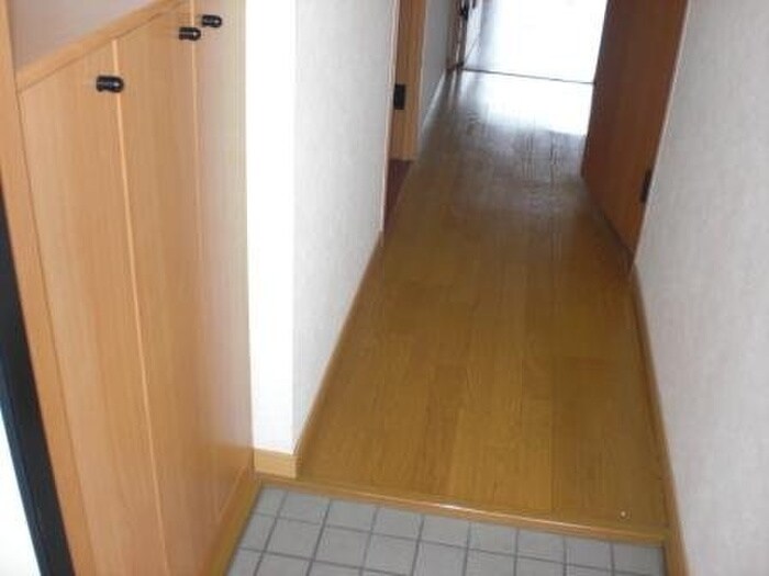 物件内観写真14　(玄関)