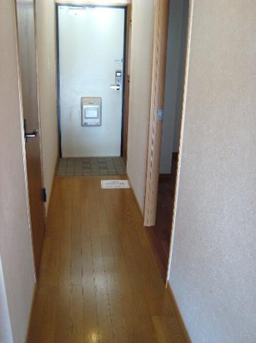 物件内観写真15　(廊下)