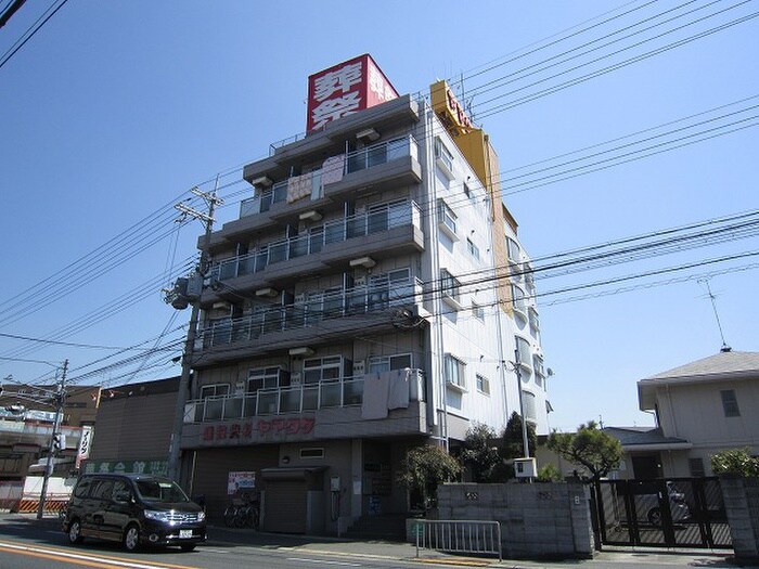 物件外観写真4　(駐車場)