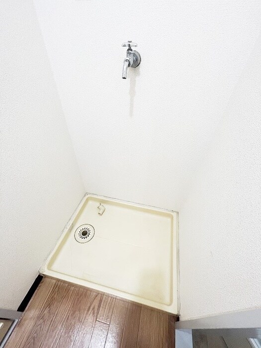 物件内観写真11　(洗濯機置場)