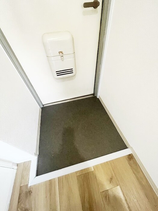 物件内観写真17　(玄関)