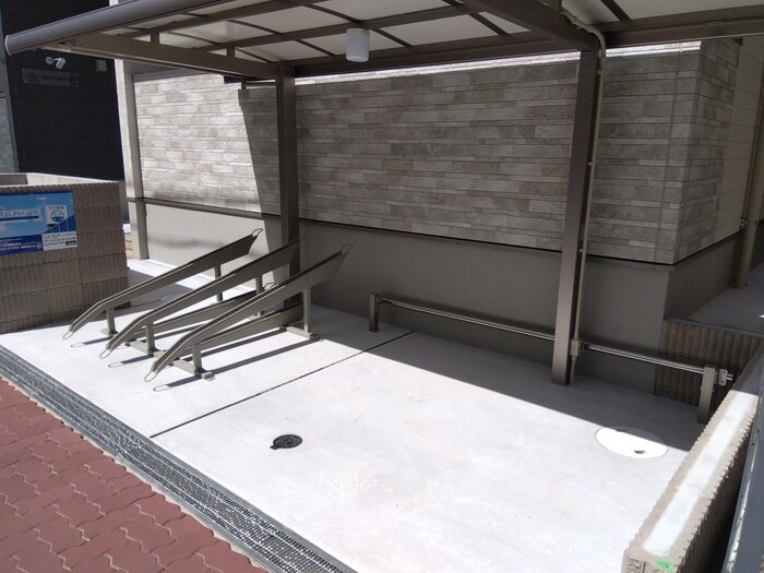 物件外観写真5　(駐輪場)
