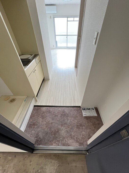 物件内観写真16　(玄関)