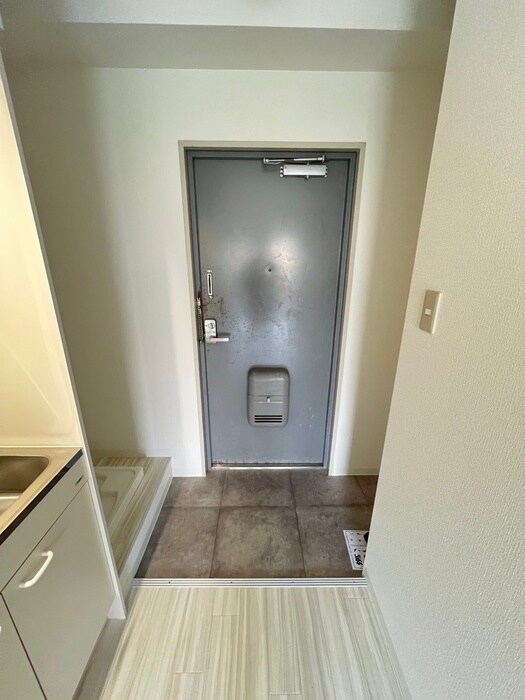 物件内観写真18　(玄関)