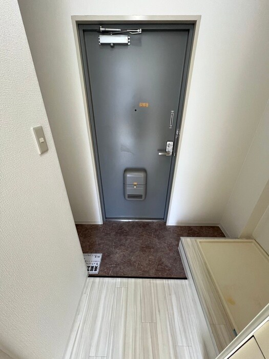 物件内観写真18　(玄関)