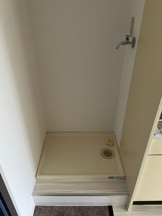 物件内観写真18　(洗濯機置場)