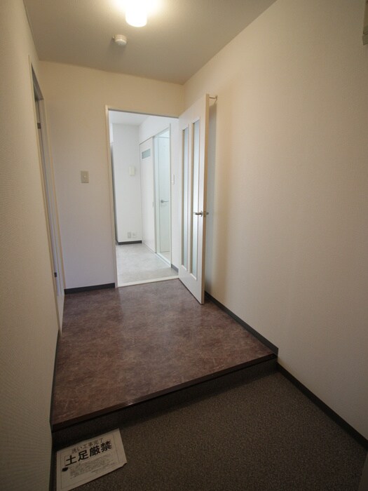 物件内観写真16　(玄関)