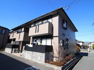 カ－サアゼリアＢ棟外観写真