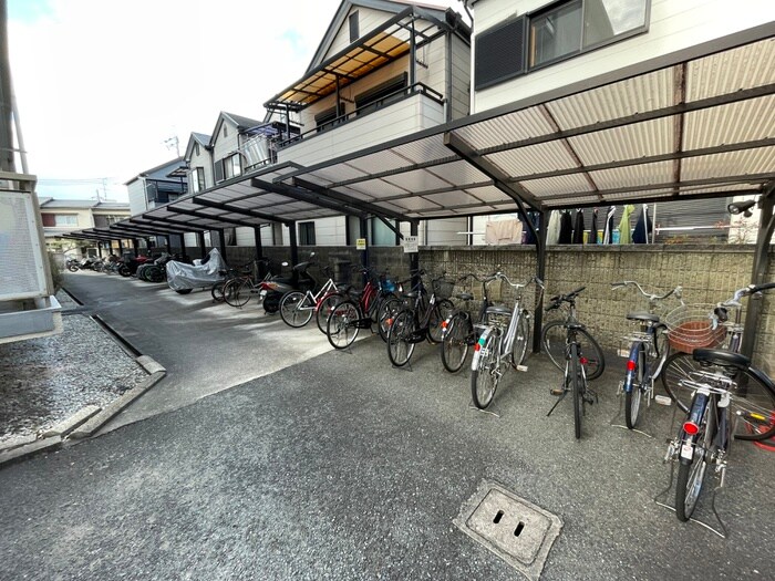物件外観写真6　(駐輪場)