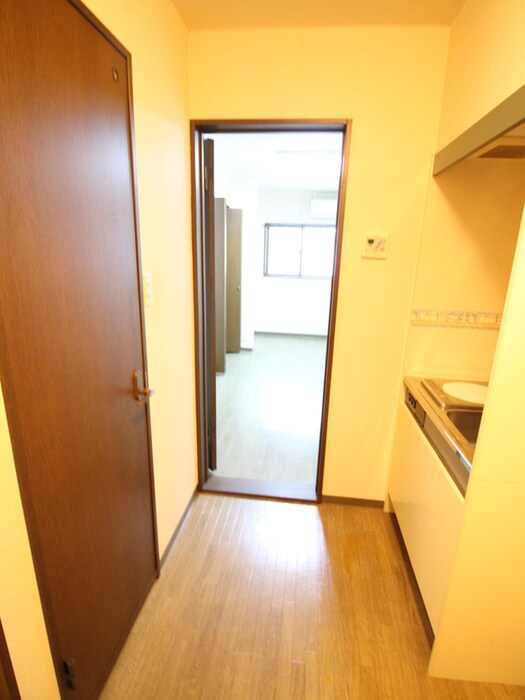 物件内観写真14　(廊下)
