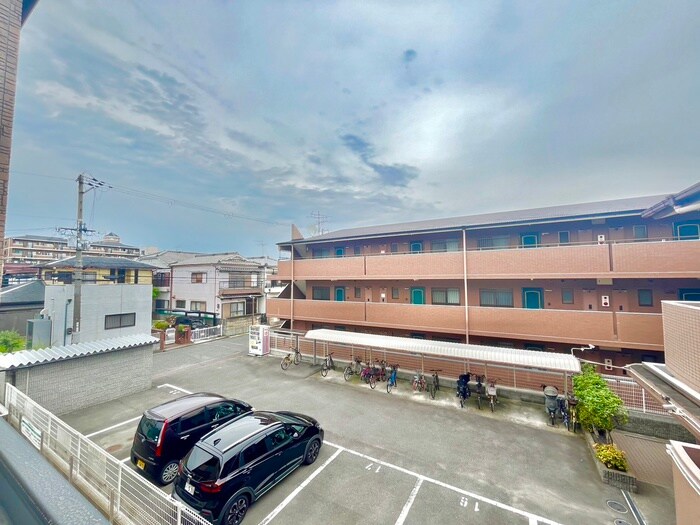 物件内観写真14　(室内からの展望)