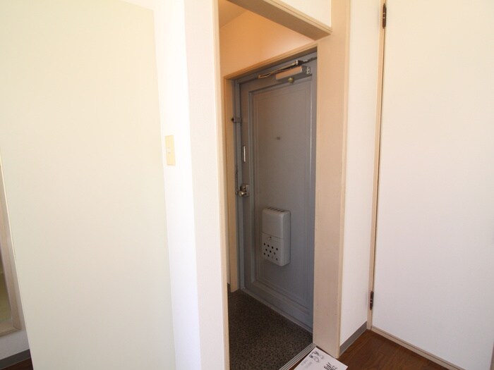 物件内観写真18　(玄関)