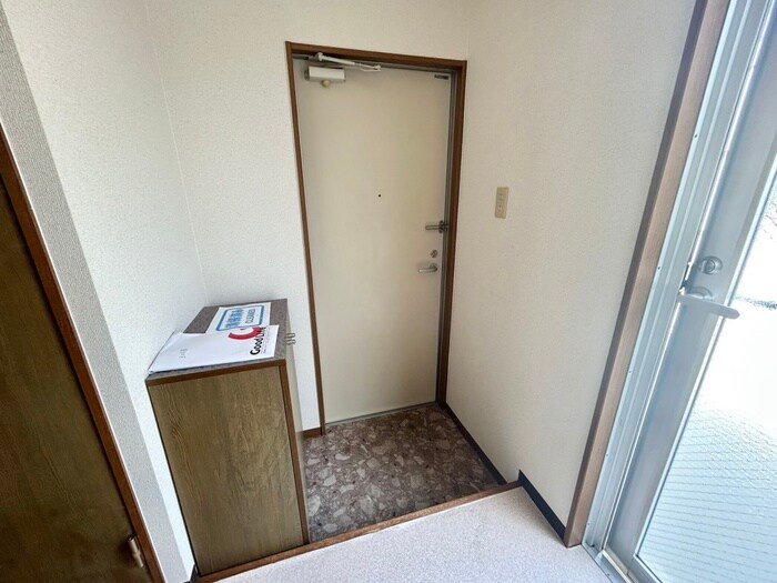 物件内観写真17　(玄関)