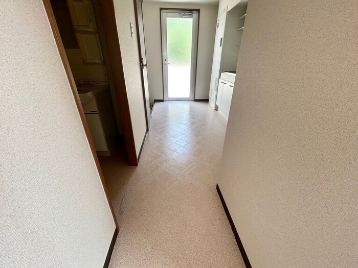 物件内観写真20　(廊下)