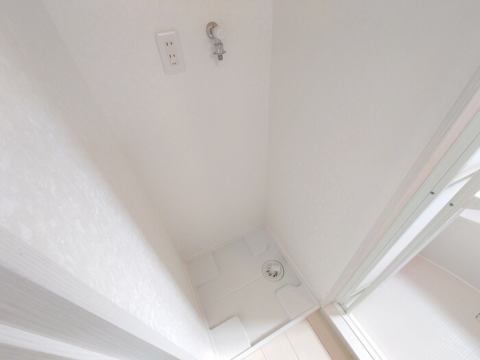 物件内観写真15　(洗濯機置場)