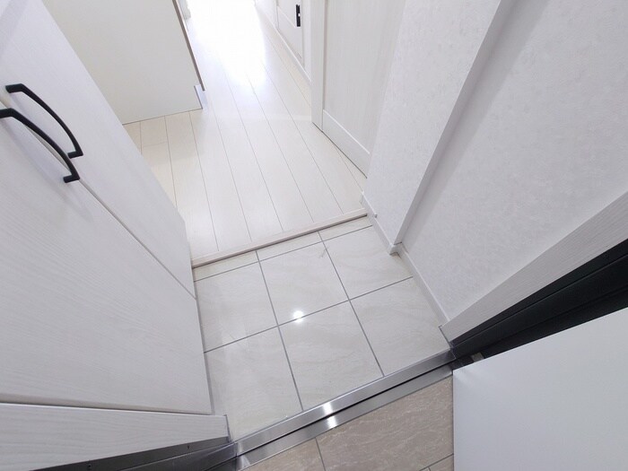 物件内観写真17　(玄関)