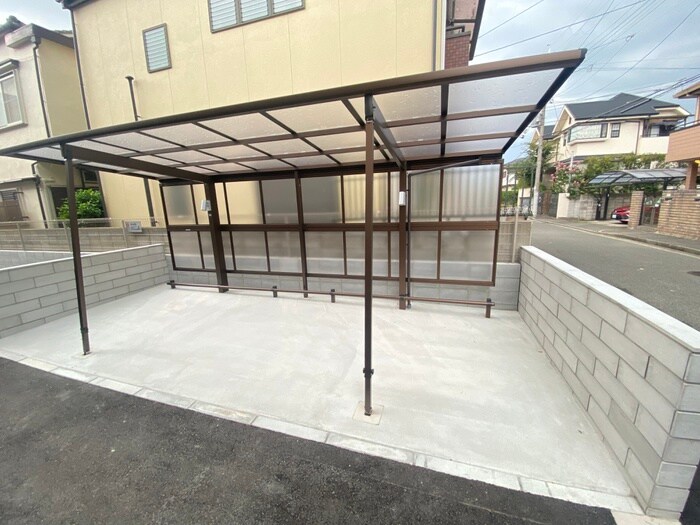 物件外観写真5　(駐輪場)