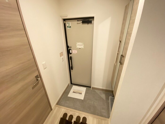 物件内観写真17　(玄関)