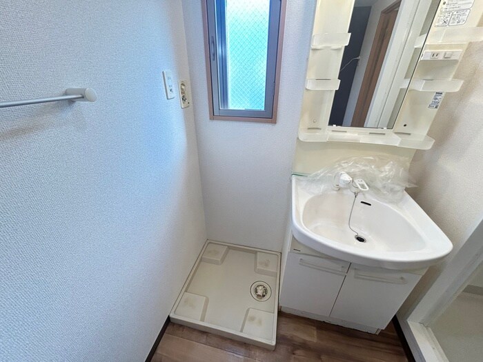 物件内観写真10　(洗濯機置場)