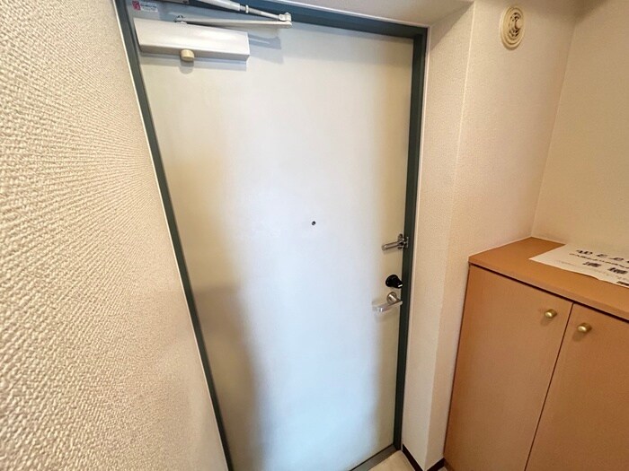 物件内観写真13　(玄関)