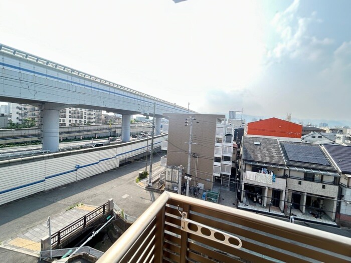 物件内観写真16　(室内からの展望)