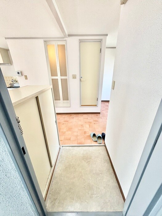 物件内観写真8　(玄関)