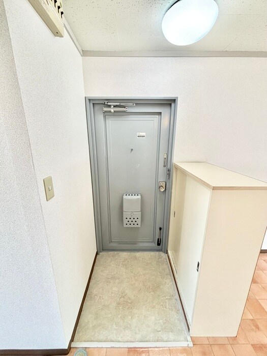 物件内観写真19　(玄関)