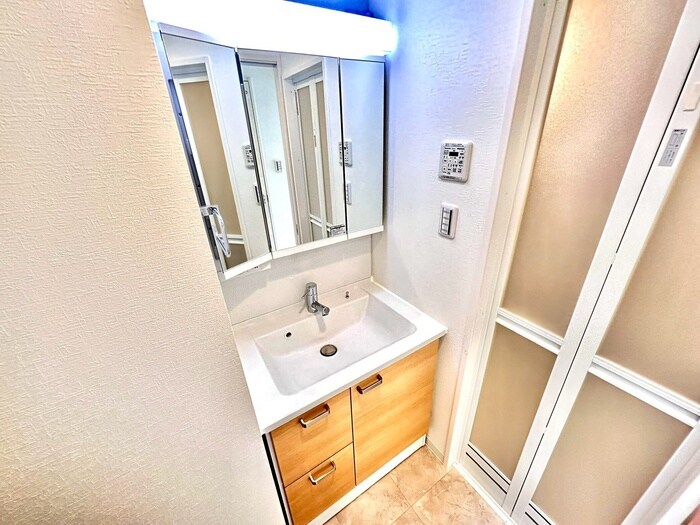 物件内観写真9　(洗面)