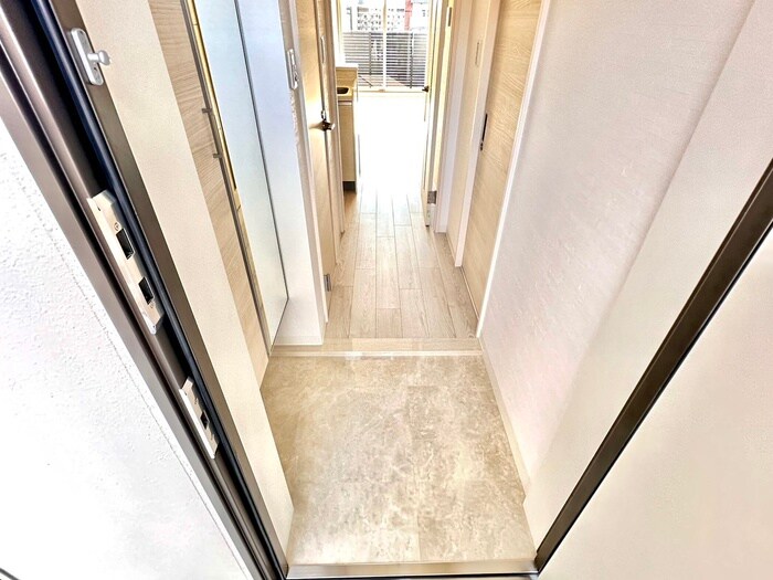 物件内観写真11　(玄関)