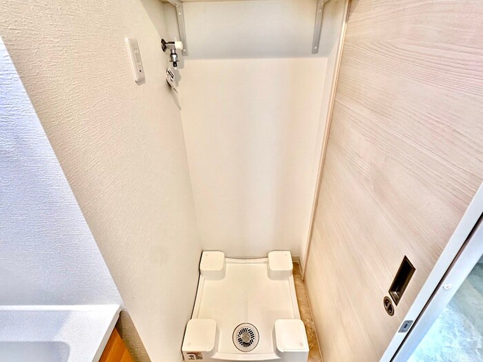 物件内観写真18　(洗濯機置場)