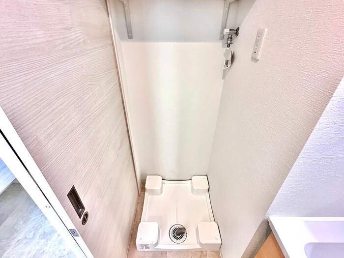 物件内観写真18　(洗濯機置場)