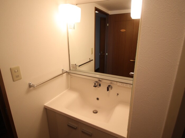 物件内観写真8　(洗面)