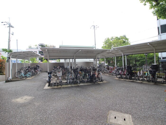 物件外観写真4　(駐輪場)
