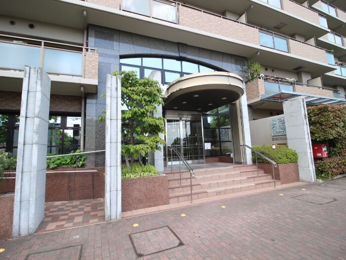 物件外観写真5　(エントランス部分)