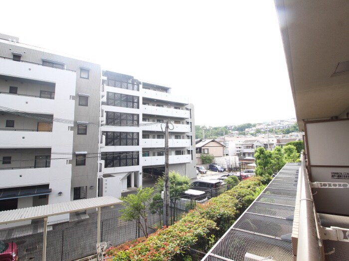 物件内観写真17　(室内からの展望)