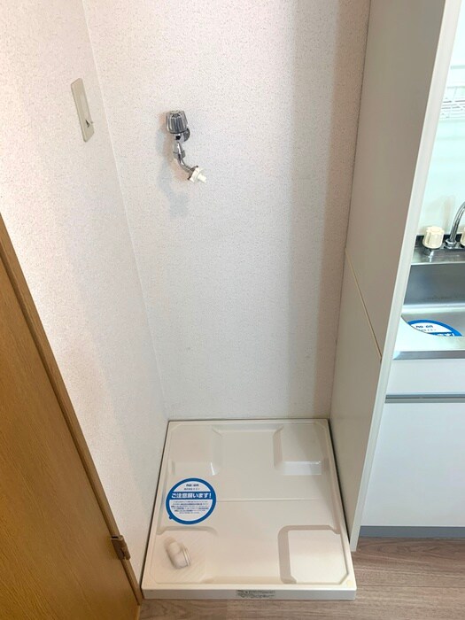 物件内観写真10　(洗濯機置場)